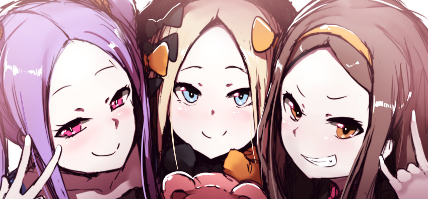 3girls \m/ abigail_williams_(fate/grand_order) bangs black_bow black_dress blonde_hair blue_eyes bow brown_eyes brown_hair chacha_(fate/grand_order) closed_mouth dress fate/grand_order fate_(series) forehead girl_sandwich grin hair_bow highres multiple_girls orange_bow parted_bangs purple_hair sandwiched sidelocks smile stuffed_animal stuffed_toy teddy_bear twintails v v-shaped_eyebrows violet_eyes wadakazu wu_zetian_(fate/grand_order) yellow_hairband