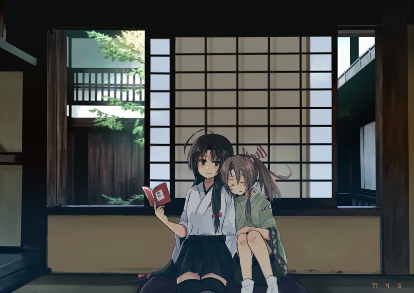 2girls ahoge annin_musou architecture bangs black_hair book bow brown_hair commentary east_asian_architecture green_kimono grey_eyes hair_between_eyes hair_bow hair_over_shoulder hair_ribbon hairband hakama head_on_another's_shoulder holding holding_book japanese_clothes kantai_collection kimono knees_up long_sleeves multiple_girls open_door parted_bangs ponytail ribbon shouhou_(kantai_collection) sidelocks sitting sitting_on_floor sleeping sliding_doors socks thigh-highs white_kimono wide_sleeves zettai_ryouiki zuihou_(kantai_collection)