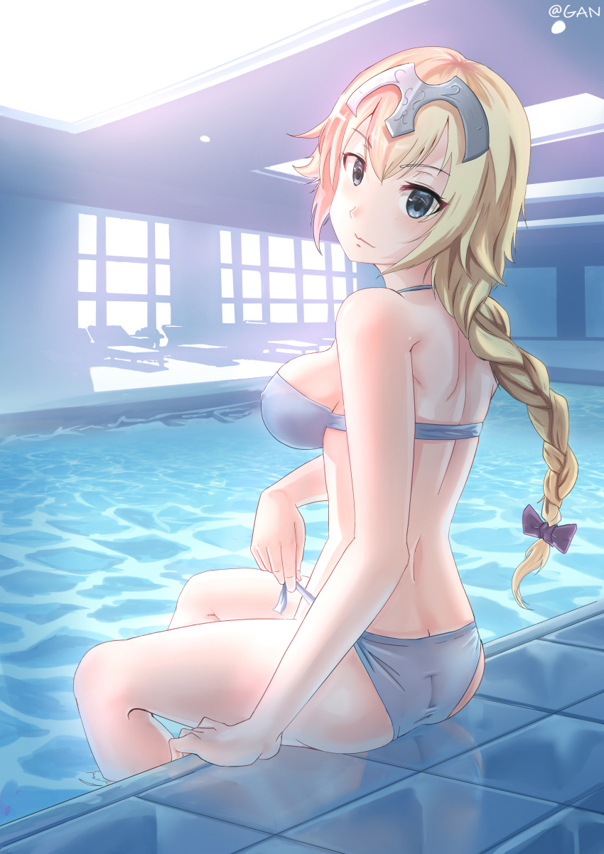 1girl absurdres black_bow blonde_hair blue_eyes blush bow breasts closed_mouth eyebrows_visible_through_hair fate/grand_order fate_(series) gan_(gameupnow) hair_bow headpiece highres large_breasts long_hair looking_at_viewer pool ruler_(fate/apocrypha) sideboob sitting solo swimsuit