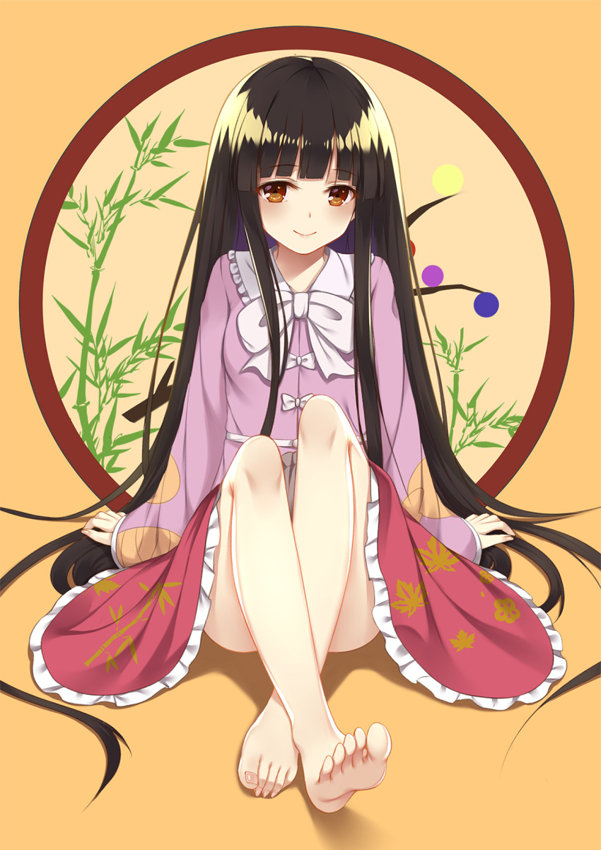 1girl bare_legs barefoot black_hair closed_mouth feet flan_(seeyouflan) full_body highres hime_cut houraisan_kaguya japanese_clothes kimono long_hair long_sleeves looking_at_viewer orange_eyes shiny shiny_hair sitting smile soles solo toes touhou very_long_hair yellow_background