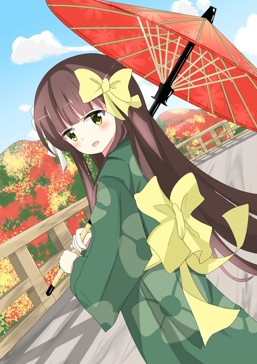 1girl absurdres bangs blue_sky blunt_bangs blush bow brown_hair clouds commentary_request cowboy_shot day dutch_angle floral_print flower from_behind gochuumon_wa_usagi_desu_ka? green_eyes green_kimono hair_flower hair_ornament highres holding holding_umbrella japanese_clothes kimono kousaka_nobaku long_hair long_sleeves looking_at_viewer looking_back obi open_mouth oriental_umbrella outdoors pink_bow pink_ribbon print_kimono ribbon sash sidelocks sky smile solo ujimatsu_chiya umbrella white_flower white_ribbon wide_sleeves wooden_floor yellow_bow