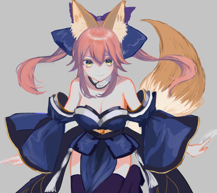 1girl animal_ears bad_id bad_pixiv_id bare_shoulders blue_kimono blush bow breasts cleavage closed_mouth detached_sleeves fate/extra fate_(series) fox_ears fox_tail grey_background hair_between_eyes hair_bow highres japanese_clothes kimono large_breasts long_sleeves p2_(uxjzz) pink_hair purple_legwear sash simple_background smile solo tail tamamo_(fate)_(all) tamamo_no_mae_(fate) thigh-highs twintails wide_sleeves yellow_eyes