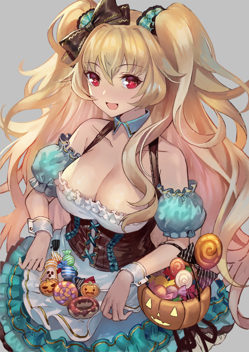 1girl alternate_costume anne_bonny_(fate/grand_order) apron_basket aqua_skirt black_bow blonde_hair blush bow breasts candy cleavage collarbone corset detached_sleeves eyebrows_visible_through_hair fate/grand_order fate_(series) food frilled_sleeves frills grey_background halloween highres large_breasts lollipop long_hair looking_at_viewer puffy_short_sleeves puffy_sleeves pumpkin_bag red_eyes short_sleeves simple_background solo striped striped_bow terai_(teraimorimori) two_side_up very_long_hair wavy_hair wrist_cuffs
