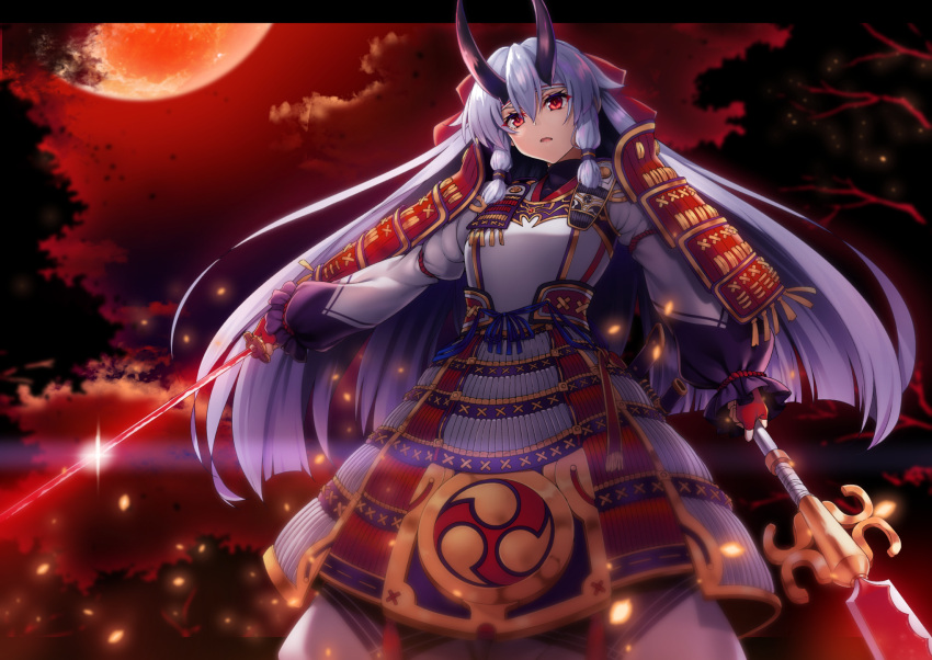 1girl armor bangs dual_wielding fate/grand_order fate_(series) full_moon glint hair_between_eyes headband highres holding holding_weapon horns japanese_armor katana legs_aparty long_hair long_sleeves moon night oni_horns open_mouth raiou red_eyes red_sky silver_hair sky sode solo standing sword tomoe_gozen_(fate/grand_order) tsurime weapon
