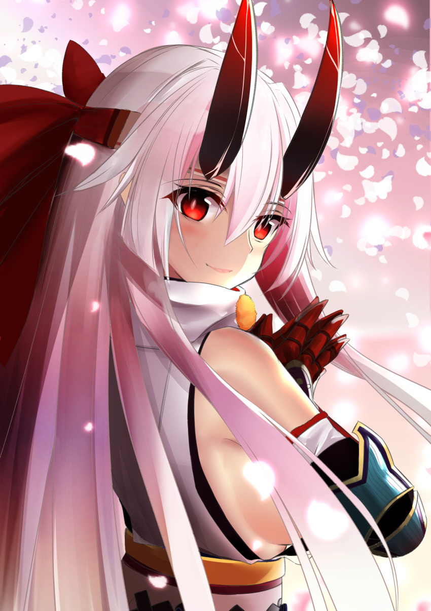 1girl absurdres armor bare_shoulders breasts commentary_request eyebrows_visible_through_hair fate/grand_order fate_(series) gloves hair_between_eyes hair_ribbon headband highres horns japanese_armor japanese_clothes liu_liu long_hair looking_at_viewer looking_back medium_breasts oni_horns red_eyes ribbon sideboob silver_hair smile solo tomoe_gozen_(fate/grand_order)