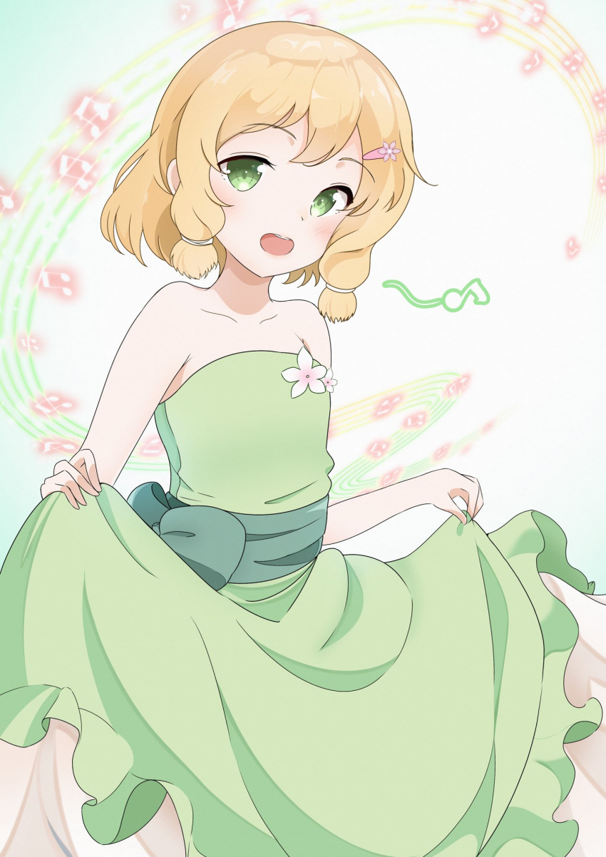 1girl :d bare_arms bare_shoulders beamed_eighth_notes blonde_hair blush bow collarbone dress eighth_note flower frilled_dress frills green_background green_dress green_eyes hair_flower hair_ornament hairclip highres inubouzaki_itsuki looking_at_viewer musical_note open_mouth pink_flower quarter_note round_teeth salmon_rise0141 sash short_hair skirt_hold smile solo strapless strapless_dress teeth upper_teeth_only white_background yuuki_yuuna_wa_yuusha_de_aru yuusha_de_aru