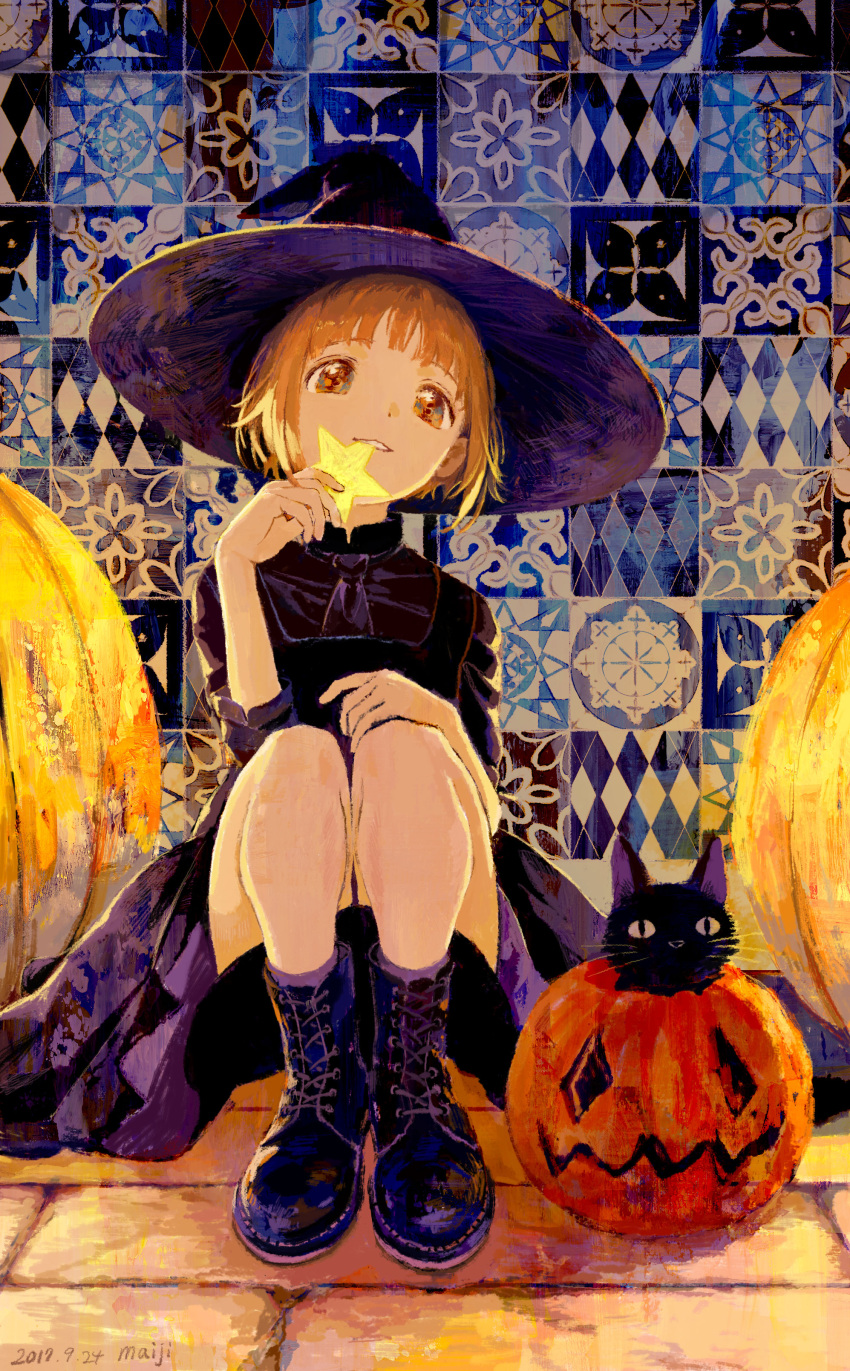 1girl absurdres artist_name bangs biting black_cat black_footwear boots brown_eyes brown_hair cape cat commentary_request dated halloween hand_on_own_knee hat highres holding_star jack-o'-lantern knees_up looking_at_viewer maij original pumpkin short_hair sitting solo star tile_wall tiles witch witch_hat