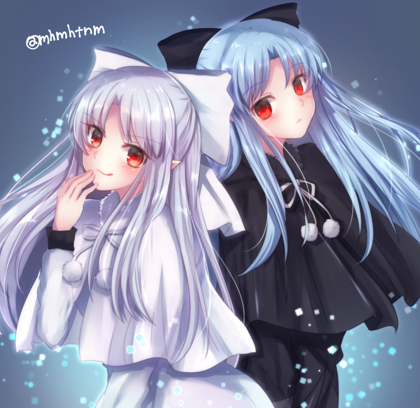 2girls :3 :q bangs black_bow black_capelet black_dress blue_background blue_hair blush bow capelet closed_mouth dress expressionless eyebrows_visible_through_hair hair_bow hair_ribbon hand_up highres leaning_forward len long_hair looking_at_viewer multiple_girls neck_ribbon pointy_ears pom_pom_(clothes) red_eyes ribbon silver_hair simple_background smile tanaji tongue tongue_out tsukihime twitter_username white_capelet white_dress white_len white_ribbon
