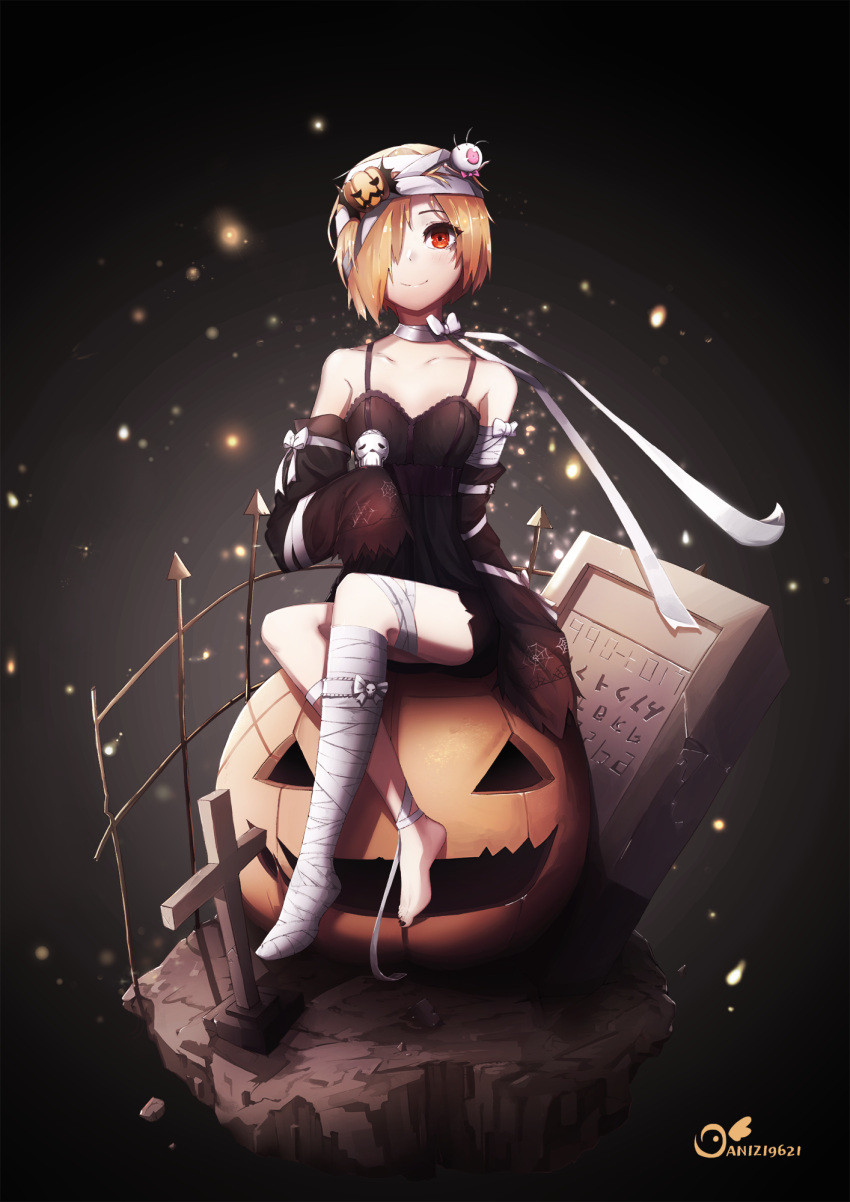 1girl anizi artist_name bandage bandaged_head bare_shoulders black_background black_dress blonde_hair bow closed_mouth cross detached_sleeves dress eyeball_hair_ornament faux_figurine fence food_themed_hair_ornament hair_ornament hair_over_one_eye halloween hands_in_sleeves highres holding idolmaster idolmaster_cinderella_girls jack-o'-lantern leg_garter legs_crossed light_particles looking_at_viewer nail_polish neck_ribbon pumpkin pumpkin_hair_ornament red_eyes ribbon shirasaka_koume short_hair signature single_thighhigh sitting skull smile solo spaghetti_strap spider_web_print thigh-highs toenail_polish toenails tombstone torn_clothes white_bow white_neckwear white_ribbon