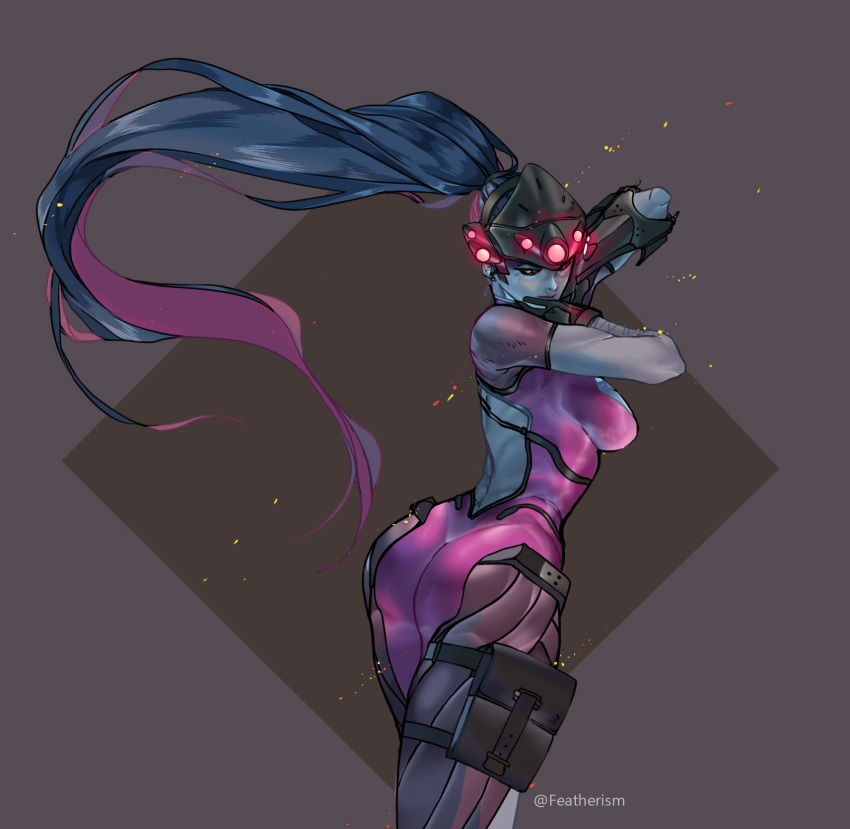 1girl ass back_cutout black_hair bodysuit breasts from_behind gloves head_mounted_display high_ponytail highres long_hair looking_back medium_breasts multicolored_hair original overwatch pink_bodysuit purple_hair purple_skin skin_tight solo thigh_pouch two-tone_hair very_long_hair widowmaker_(overwatch) yellow_eyes yunatsai_m