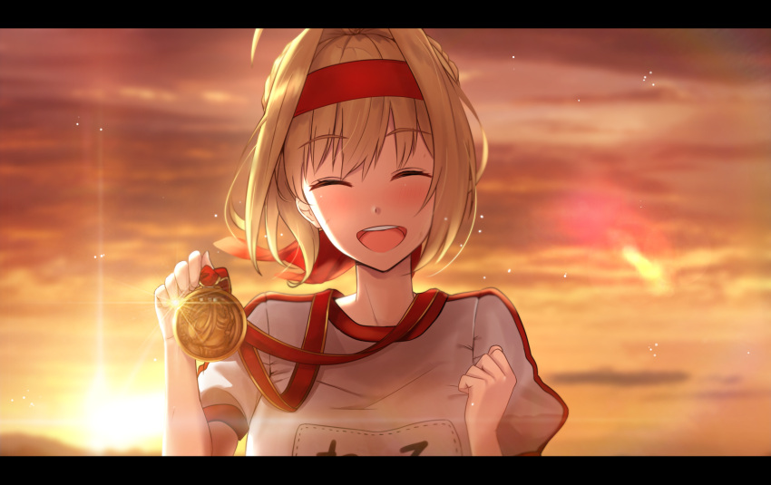 1girl ^_^ ahoge bangs blonde_hair blush closed_eyes evening eyebrows_visible_through_hair facing_viewer fate/grand_order fate_(series) gym_shirt gym_uniform hair_intakes headband highres lens_flare letterboxed medal name_tag open_mouth saber_extra shirt sidelocks smile solo teeth untsue upper_body