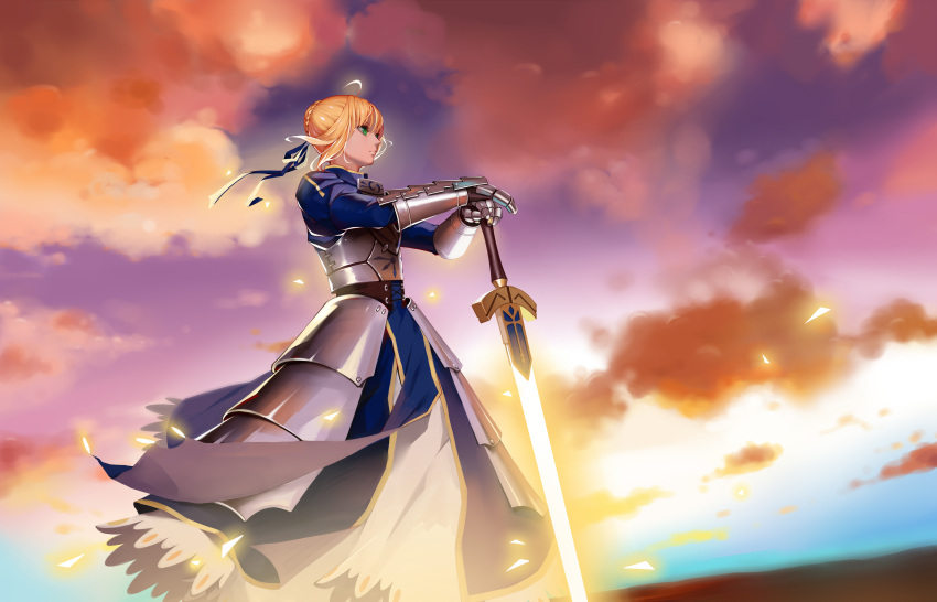 1girl absurdres ahoge armor armored_dress artoria_pendragon_(all) blonde_hair braid closed_mouth clouds cloudy_sky excalibur fate/stay_night fate_(series) faulds from_side gauntlets green_eyes hair_bun hair_ribbon hands_on_hilt highres juliet_sleeves long_sleeves outdoors puffy_sleeves revision ribbon saber sky solo standing sunset sword weapon zhano_kun