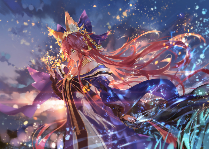 1girl animal_ears avamone bell breasts cleavage closed_mouth clouds cloudy_sky commentary_request detached_collar fate/grand_order fate_(series) fox_ears from_side hair_bell hair_between_eyes hair_ornament hand_up highres japanese_clothes kimono large_breasts light_particles long_hair long_sleeves off_shoulder outdoors pink_hair sky solo standing sunlight sunset tamamo_(fate)_(all) tamamo_no_mae_(fate) very_long_hair wide_sleeves yellow_eyes
