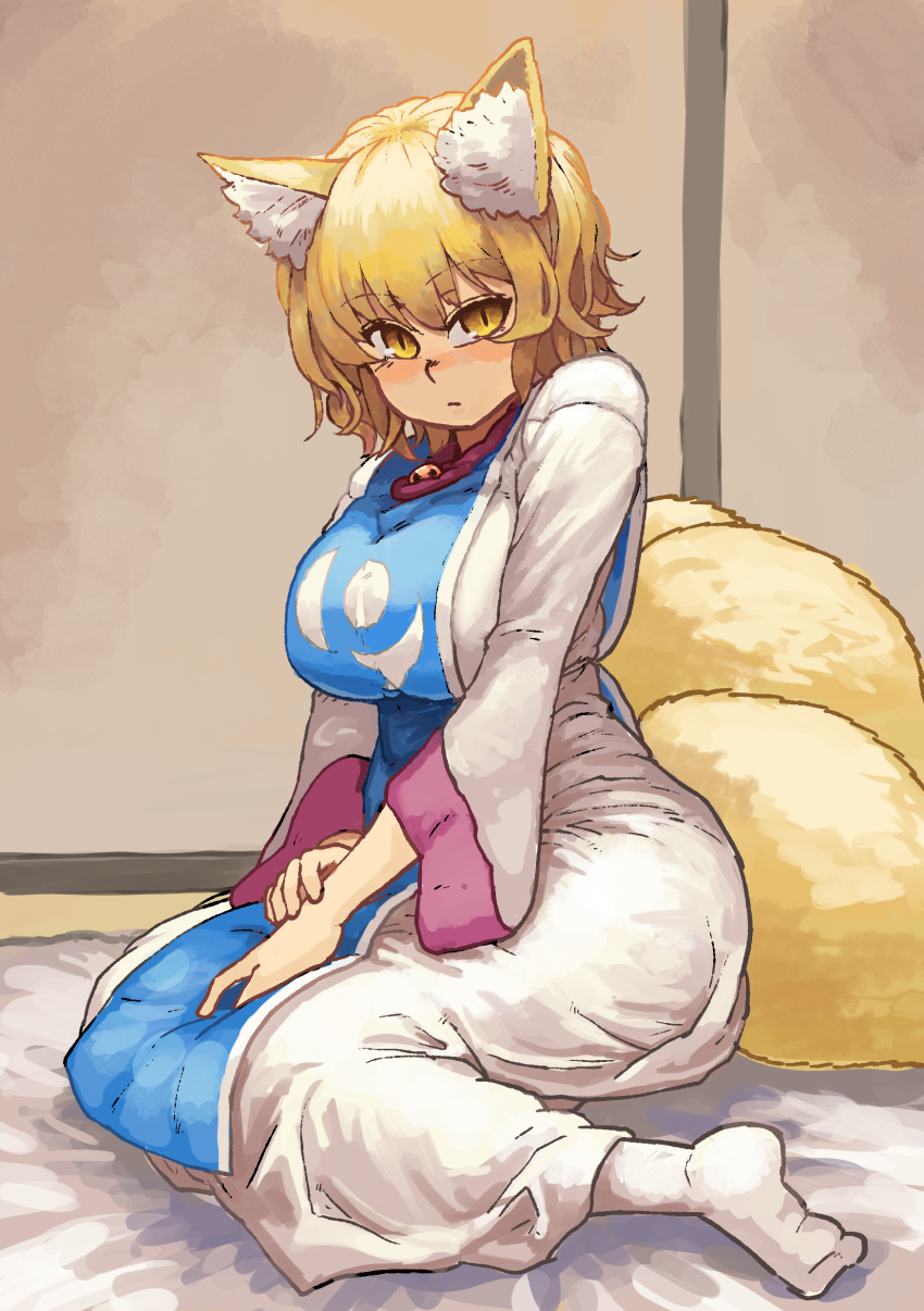 1girl absurdres animal_ears bangs blonde_hair breasts chanta_(ayatakaoisii) closed_mouth dress eyebrows_visible_through_hair fox_ears fox_tail highres huge_breasts indoors long_sleeves looking_at_viewer multiple_tails short_hair sitting slit_pupils solo tabard tail touhou white_dress white_legwear wide_sleeves yakumo_ran yellow_eyes