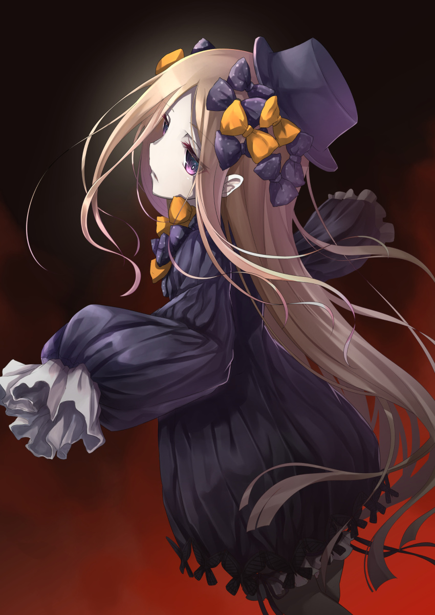 1girl abigail_williams_(fate/grand_order) black_background black_legwear blonde_hair blue_dress bow commentary dress eyebrows_visible_through_hair eyes_visible_through_hair fate/grand_order fate_(series) feet_out_of_frame frilled_dress frilled_sleeves frills from_behind hair_bow hands_in_sleeves hat highres long_hair long_sleeves looking_at_viewer looking_back multicolored multicolored_background orange_bow outstretched_arms pantyhose parted_lips pleated_dress pleated_sleeves polka_dot polka_dot_bow purple_bow red_background ribbon-trimmed_dress solo straight_hair top_hat violet_eyes yashiro