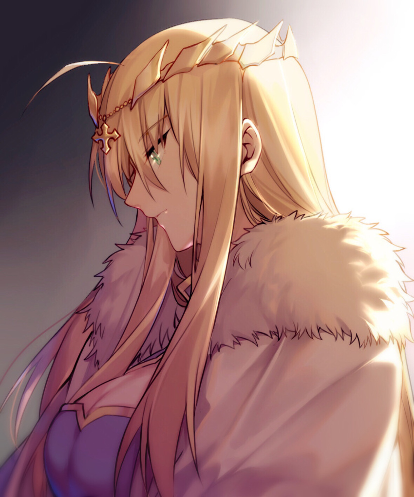 1girl ahoge artoria_pendragon_(all) artoria_pendragon_(lancer) blonde_hair breasts cape cleavage cross crown eyebrows_visible_through_hair fate/grand_order fate_(series) from_side fur-trimmed_cape fur_trim green_eyes hair_between_eyes highres large_breasts long_hair looking_down solo upper_body yorukun