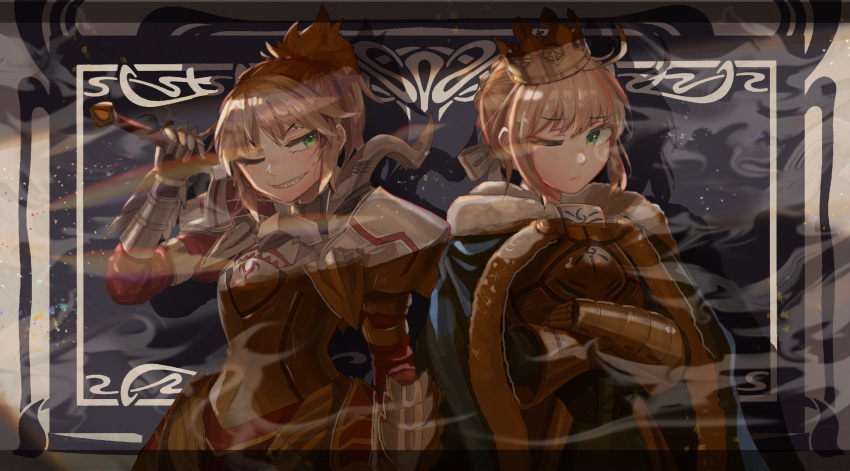 2girls absurdres ahoge armor armored_dress artoria_pendragon_(all) blonde_hair blush breastplate cape clarent crown fate/apocrypha fate/grand_order fate/stay_night fate_(series) fur-trimmed_cape fur_trim gauntlets green_eyes grin highres mordred_(fate) mordred_(fate)_(all) multiple_girls mung one_eye_closed pauldrons saber smile smirk sword weapon