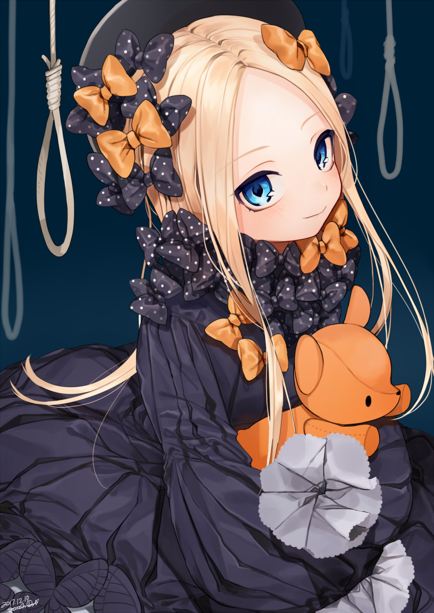 1girl abigail_williams_(fate/grand_order) artist_name bangs black_bow black_dress black_hat blonde_hair blue_eyes bow closed_mouth dated dress fate/grand_order fate_(series) forehead gotoh510 hair_bow hat highres long_hair long_sleeves looking_at_viewer noose orange_bow parted_bangs polka_dot polka_dot_bow simple_background smile solo stuffed_animal stuffed_toy teddy_bear