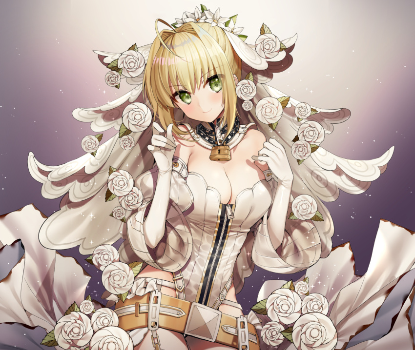 1girl ahoge bare_shoulders belt blonde_hair blush breasts bridal_veil burnt_clothes chains cleavage closed_mouth contrapposto cowboy_shot detached_collar detached_sleeves elbow_gloves eyebrows_visible_through_hair fate/extra fate_(series) gambe garter_belt gloves gradient gradient_background green_eyes hair_intakes head_tilt highres large_breasts leotard light_particles lock long_sleeves looking_at_viewer nero_claudius_(bride)_(fate) nero_claudius_(fate)_(all) padlock purple_background shiny shiny_hair short_hair sidelocks smile solo sparkle standing strapless strapless_leotard veil waist_cape white_gloves white_leotard wide_sleeves