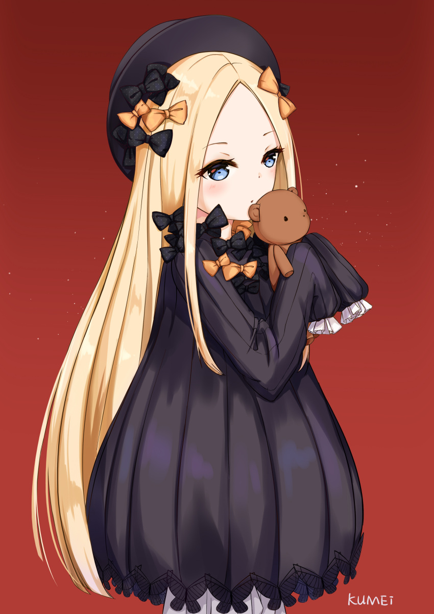 1girl abigail_williams_(fate/grand_order) absurdres artist_name bangs black_bow black_dress black_hat blonde_hair bloomers blue_eyes blush bow butterfly commentary_request dress eyebrows_visible_through_hair fate/grand_order fate_(series) forehead hair_bow hands_in_sleeves hat highres kumei long_sleeves looking_at_viewer object_hug orange_bow parted_bangs parted_lips polka_dot polka_dot_bow red_background simple_background solo stuffed_animal stuffed_toy teddy_bear underwear white_bloomers