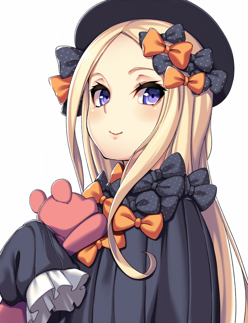1girl abigail_williams_(fate/grand_order) bangs black_bow black_hat blonde_hair blush bow closed_mouth fedora forehead frilled_sleeves frills hair_bow hands_in_sleeves hat highres holding holding_stuffed_animal long_hair long_sleeves orange_bow parted_bangs polka_dot polka_dot_bow rope smile solo straight_hair stuffed_animal stuffed_toy takanashi-a teddy_bear upper_body very_long_hair violet_eyes