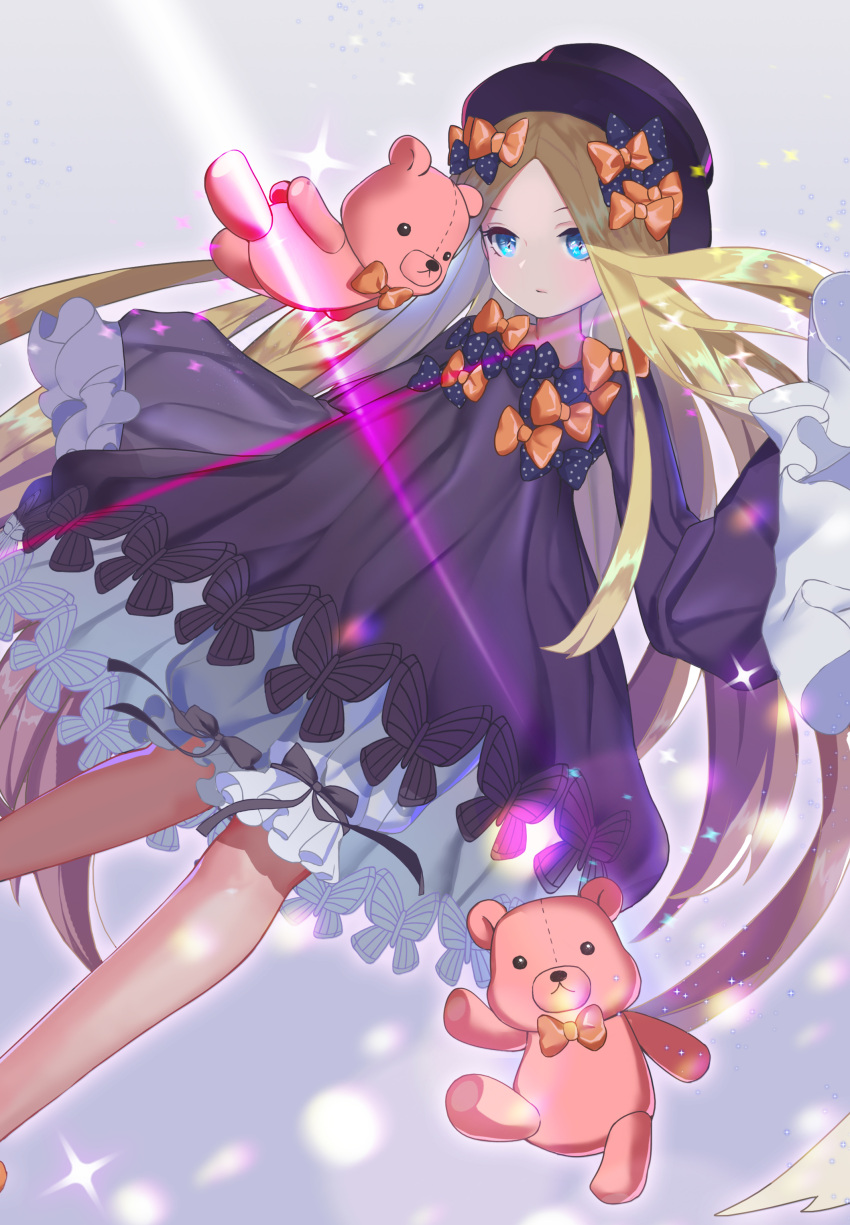 1girl abigail_williams_(fate/grand_order) absurdres bangs black_bow black_dress black_hat blonde_hair bloomers blue_eyes bow butterfly closed_mouth commentary_request dress fate/grand_order fate_(series) forehead gloriak grey_background hair_bow hat highres long_hair long_sleeves looking_at_viewer orange_bow parted_bangs polka_dot polka_dot_bow sleeves_past_wrists solo sparkle stuffed_animal stuffed_toy teddy_bear underwear very_long_hair white_bloomers