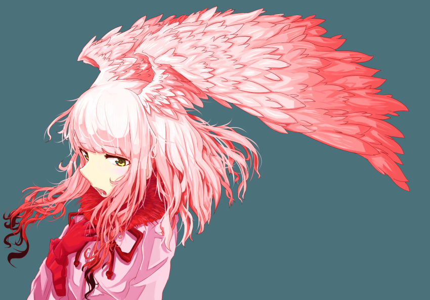 1girl bangs bird_wings blue_background darandy eyebrows_visible_through_hair frilled_sleeves frills from_side fur_collar gloves hand_on_own_chest hand_up head_wings highres japanese_crested_ibis_(kemono_friends) kemono_friends long_hair long_sleeves looking_down multicolored_hair music open_mouth pink_hair pink_shirt pink_wings red_gloves redhead ribbon shirt simple_background singing solo upper_body wings yellow_eyes