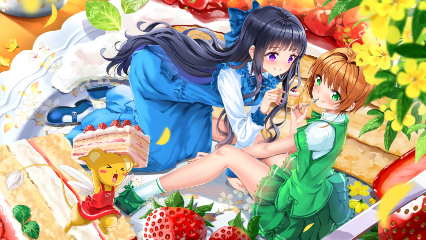 &gt;_&lt; 2girls :3 :d all_fours antenna_hair bangs between_legs black_hair blue_bow blue_dress blue_footwear blurry blurry_foreground blush blush_stickers bow brooch brown_hair cake card_captor_sakura closed_mouth commentary_request creature daidouji_tomoyo depth_of_field dress eating eyebrows_visible_through_hair feeding flower food fork fruit green_bow green_eyes green_footwear green_shirt green_skirt hair_bow hand_between_legs highres holding holding_food holding_fork jewelry kero kinomoto_sakura leaf long_hair long_sleeves looking_at_viewer mary_janes minigirl multiple_girls on_plate open_mouth plate pleated_skirt puffy_short_sleeves puffy_sleeves red_apron shirt shoes short_hair short_sleeves sitting skirt sleeveless sleeveless_shirt slice_of_cake smile socks strawberry striped striped_bow swordsouls very_long_hair violet_eyes white_legwear white_shirt white_wings wings xd yellow_flower