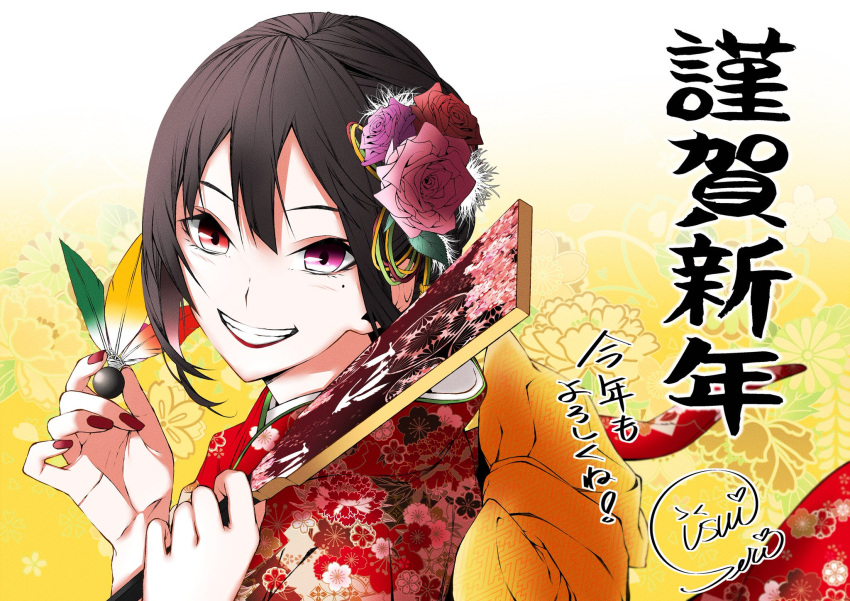 1girl :d akeome bangs black_hair commentary_request fingernails floral_print flower from_side fuji_izumi hagoita hair_flower hair_ornament hands_up happy_new_year heterochromia highres japanese_clothes kimono lipstick looking_at_viewer looking_to_the_side makeup mole mole_under_eye nail_polish new_year open_mouth original paddle pink_eyes red_eyes red_kimono red_lipstick red_nails signature smile solo translated vice_(kuronekohadokoheiku)