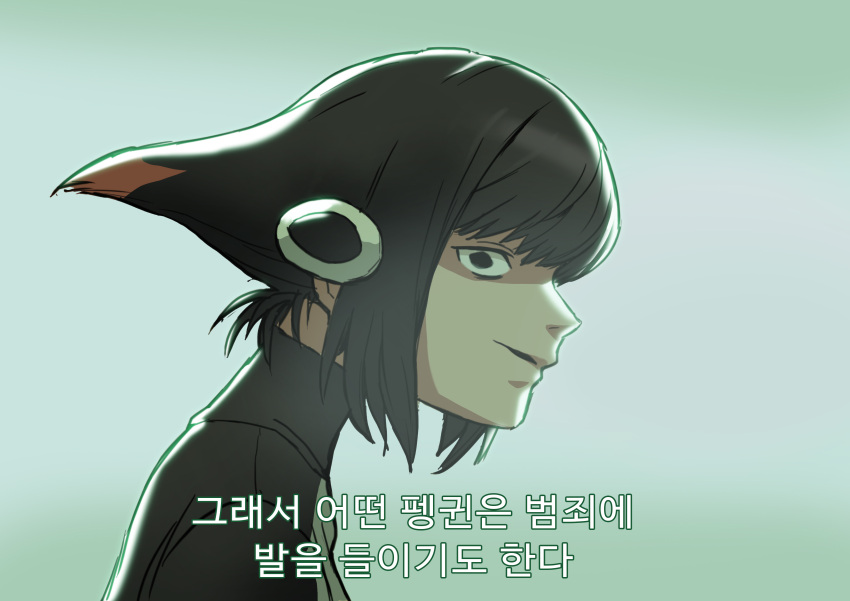 1girl absurdres adelie_penguin_(kemono_friends) bangs black_eyes black_hair empty_eyes facing_away from_side gradient gradient_background green_background highres kemono_friends korean looking_at_viewer multicolored_hair open_mouth orange_hair roonhee short_hair sidelocks sideways_mouth solo text translation_request turtleneck two-tone_hair upper_body