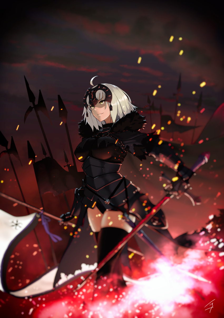 1girl armor black_gloves black_legwear breasts fate/grand_order fate_(series) fur_trim gloves halberd hayabusa helmet highres holding holding_sword holding_weapon jeanne_d'arc_(alter)_(fate) jeanne_d'arc_(fate)_(all) polearm silver_hair smile solo spear sword thigh-highs weapon yellow_eyes