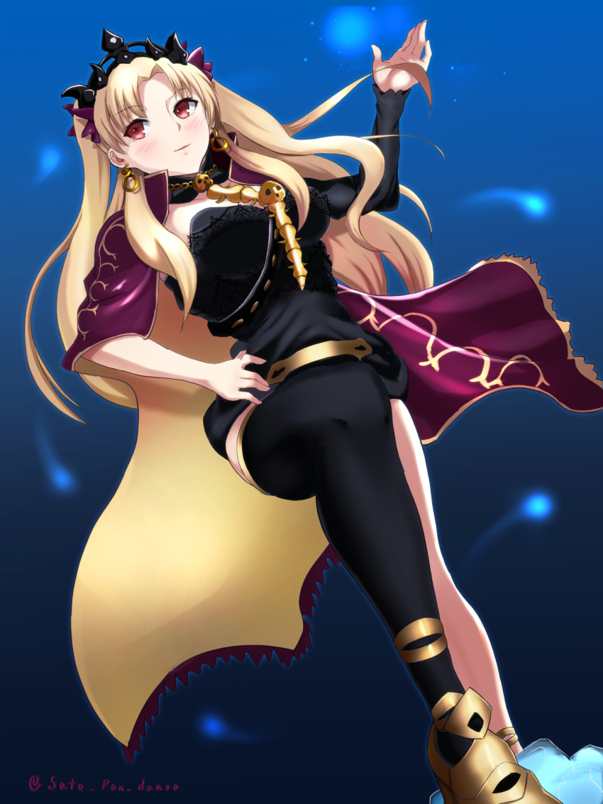 cape lancer_(ereshkigal) long_hair pblonde_hair red_eyes