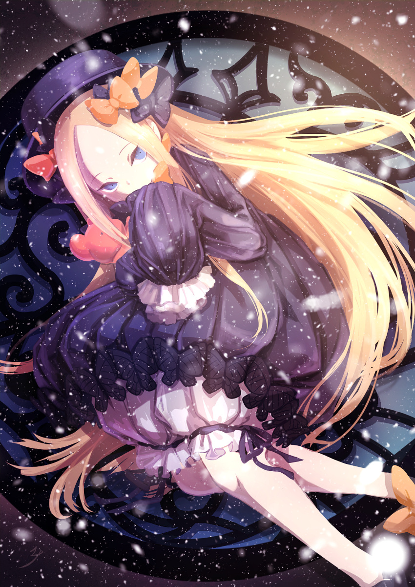 1girl abigail_williams_(fate/grand_order) bangs black_bow black_dress black_footwear black_hat blonde_hair bloomers blue_eyes bow butterfly commentary_request dress fate/grand_order fate_(series) forehead hair_bow hat highres long_sleeves looking_at_viewer lying mike_(mike-neko-chip) object_hug on_side orange_bow parted_bangs polka_dot polka_dot_bow shoes sleeves_past_fingers sleeves_past_wrists solo stuffed_animal stuffed_toy teddy_bear underwear white_bloomers