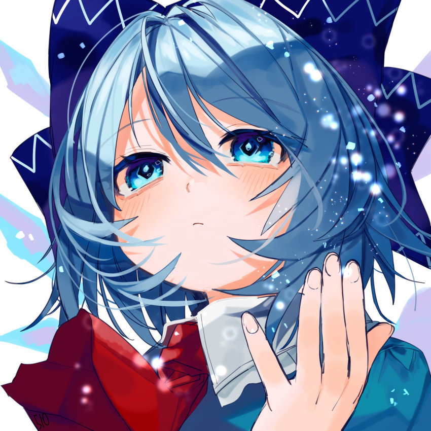 1girl blue_bow blue_eyes blue_hair bow cirno eyebrows_visible_through_hair gotoh510 hair_between_eyes hair_bow highres looking_at_viewer red_neckwear short_hair simple_background solo touhou upper_body white_background wings