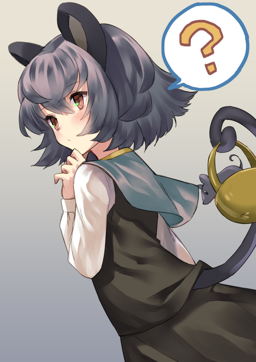 1girl ? animal animal_ears bangs basket black_skirt brown_eyes capelet eyebrows_visible_through_hair gradient gradient_background grey_background grey_hair hand_on_own_chin hand_up highres long_sleeves looking_to_the_side mouse mouse_ears mouse_tail nazrin nuqura skirt skirt_set solo spoken_question_mark tail touhou vest