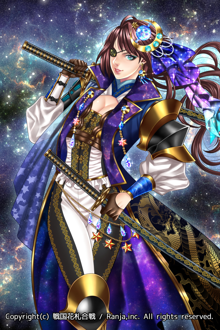 1girl aqua_eyes armor breasts brown_gloves brown_hair cleavage dual_wielding earrings eyepatch gloves hair_ornament highres holding holding_sword holding_weapon jewelry looking_at_viewer mito_amatsu night night_sky official_art over_shoulder parted_lips sengoku_hanafuda_kassen sheath sheathed sky standing sword weapon