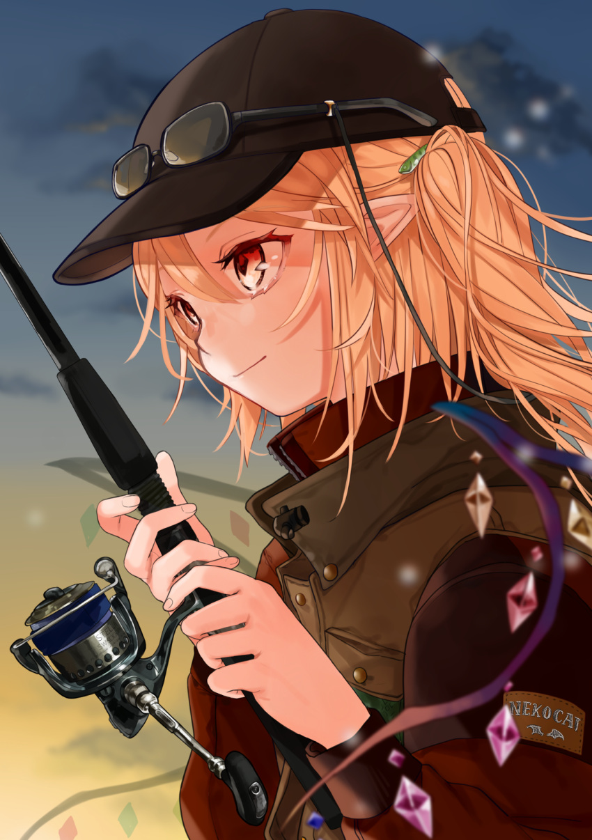 1girl alternate_costume baseball_cap black_hat blonde_hair blurry blurry_background closed_mouth commentary_request dated eyewear_on_head fingernails fish_hair_ornament fishing_rod flandre_scarlet glasses gotoh510 hair_between_eyes hair_ornament hat highres holding jacket long_hair outdoors pointy_ears red_eyes side_ponytail sky smile solo touhou upper_body vest wings