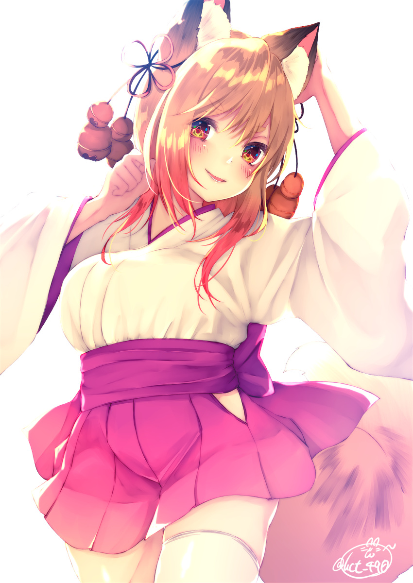 1girl animal_ears arm_behind_head arm_up bangs bell blush breasts chita_(ketchup) clenched_hand cowboy_shot eyebrows_visible_through_hair fang fox_ears fox_girl fox_tail hair_bell hair_ornament hakama hakama_skirt highres japanese_clothes kimono large_breasts light_brown_hair long_hair long_sleeves looking_at_viewer miko multicolored_hair open_mouth original pink_hakama red_eyes redhead signature simple_background solo tail teeth thigh-highs twitter_username white_background wide_sleeves zettai_ryouiki