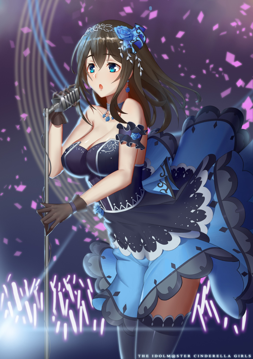 1girl absurdres black_gloves black_hair blue_eyes blue_flower blue_rose breasts collar concert copyright_name dress earrings eyebrows_visible_through_hair flower gloves glowstick hair_between_eyes hair_flower hair_ornament hairband highres idolmaster idolmaster_cinderella_girls idolmaster_cinderella_girls_starlight_stage jewelry large_breasts microphone microphone_stand music necklace northman open_mouth rose sagisawa_fumika singing solo strapless strapless_dress thigh-highs wind wind_lift