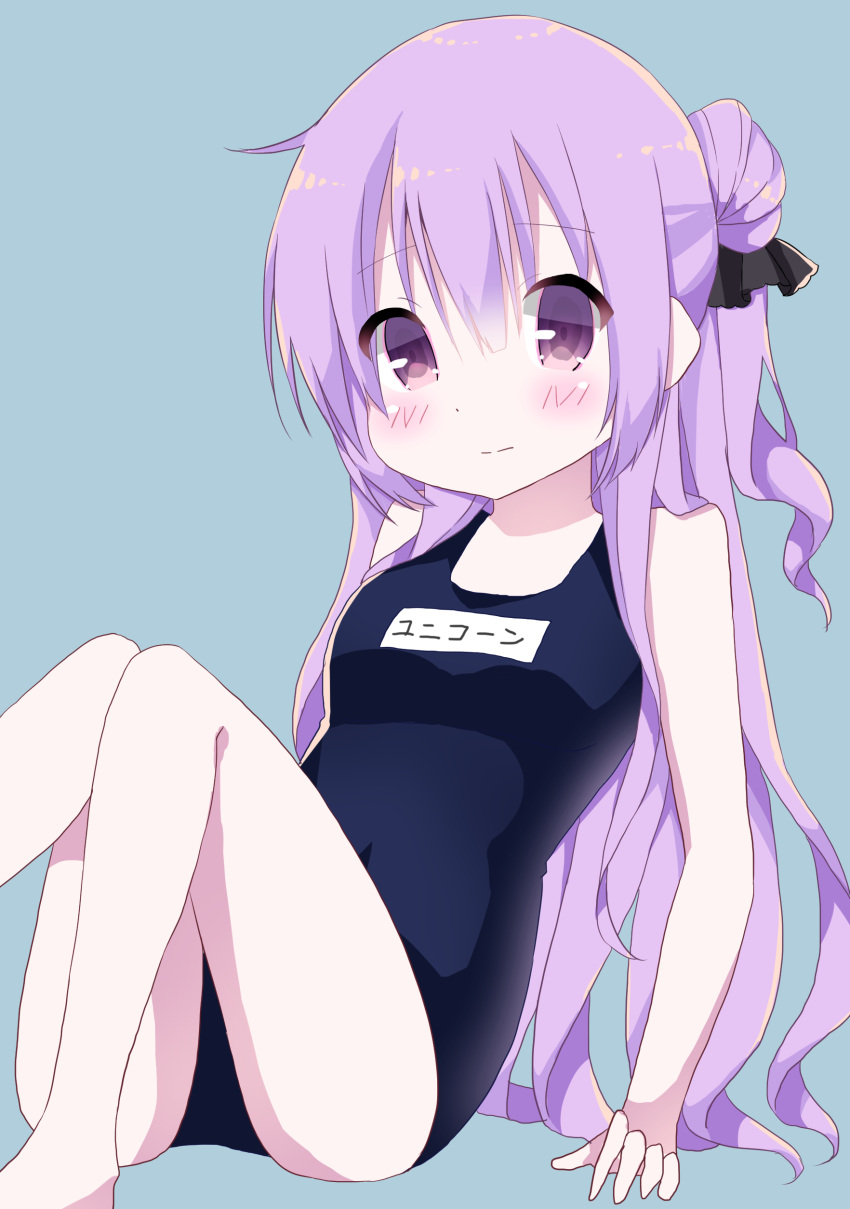 1girl absurdres arm_support azur_lane bangs bare_arms bare_legs bare_shoulders barefoot black_ribbon blue_background blue_swimsuit blush breasts closed_mouth commentary_request eyebrows_visible_through_hair hair_between_eyes hair_bun hair_ribbon hamada_pengin highres long_hair looking_at_viewer medium_breasts name_tag one-piece_swimsuit one_side_up purple_hair ribbon school_swimsuit side_bun simple_background solo swimsuit unicorn_(azur_lane) very_long_hair violet_eyes