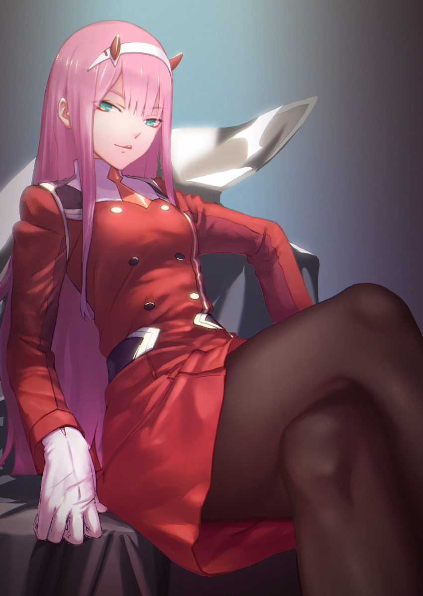 1girl bottle7 breasts darling_in_the_franxx gloves green_eyes highres horns long_hair military military_uniform pantyhose pink_hair simple_background solo thighs uniform very_long_hair white_gloves zero_two_(darling_in_the_franxx)