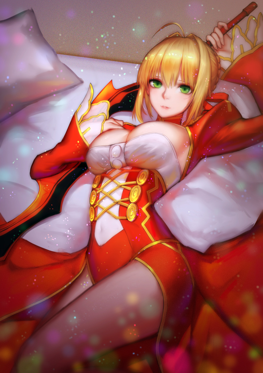 1girl absurdres aestus_estus ahoge bed blonde_hair breasts corset fate/extra fate_(series) green_eyes highres holding holding_sword holding_weapon large_breasts light_smile looking_at_viewer lying nero_claudius_(fate) nero_claudius_(fate)_(all) on_back on_bed pillow pre_(17194196) short_hair solo sword weapon