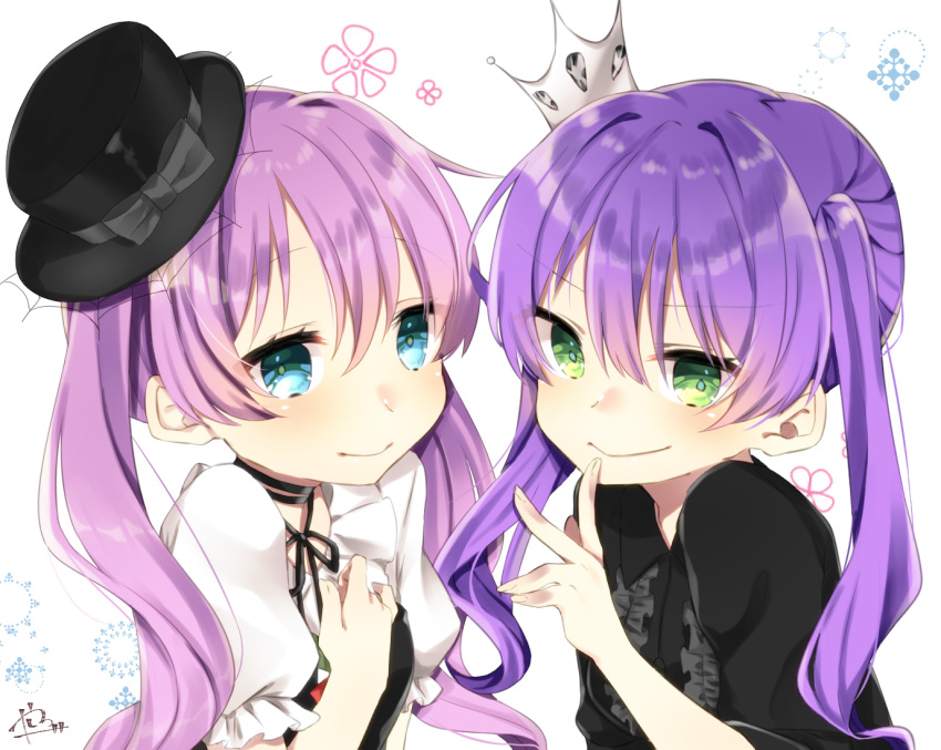 2girls abe_suke bangs black_bow black_hat black_ribbon blue_eyes bow closed_mouth commentary_request crown eyebrows_visible_through_hair green_eyes hair_between_eyes hand_on_own_chest hat hat_bow long_hair looking_at_viewer mini_crown mini_hat multiple_girls neck_ribbon original pink_hair puffy_short_sleeves puffy_sleeves purple_hair ribbon short_sleeves signature smile twintails upper_body