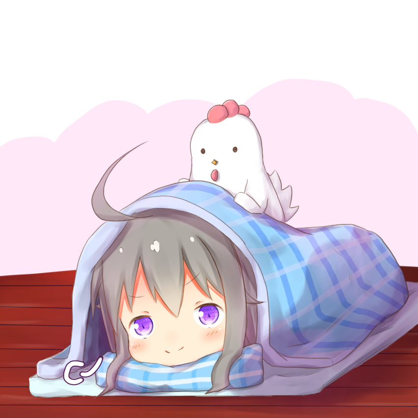 1girl ahoge animal bangs bird blush chicken closed_mouth commentary_request eyebrows_visible_through_hair futon grey_hair hair_between_eyes highres long_hair lying on_stomach original pillow sidelocks smile smug solo su_guryu under_covers violet_eyes wooden_floor