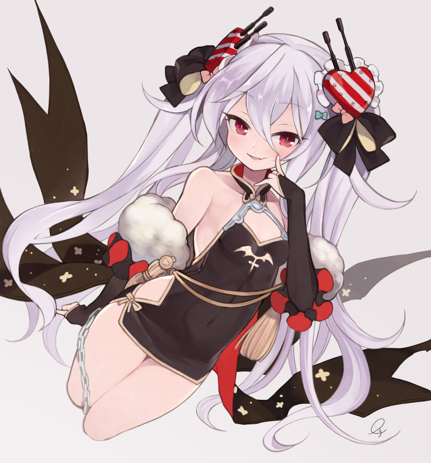1girl azur_lane bangs bare_shoulders black_bow black_dress bow breasts bridal_gauntlets chains china_dress chinese_clothes collarbone commentary_request covered_navel cropped_legs dress eyebrows_visible_through_hair fang grey_background hair_between_eyes hair_bow hair_ornament heart heart_hair_ornament highres long_hair parted_lips pink_bow red_eyes short_dress sidelocks silver_hair simple_background sleeveless sleeveless_dress small_breasts smile solo twintails vampire_(azur_lane) very_long_hair yuko_(uc_yuk)