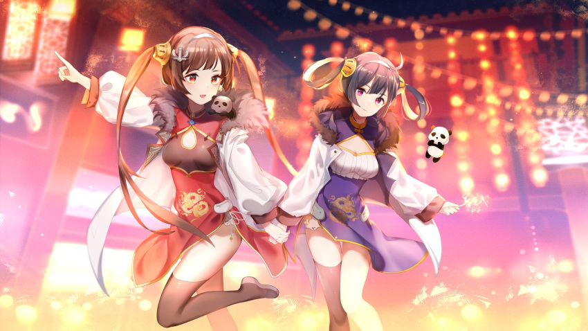 2girls :d ahoge anchor_hair_ornament azur_lane backlighting bangs black_footwear black_legwear blunt_bangs blush boots breasts brown_hair china_dress chinese_clothes cleavage cleavage_cutout closed_mouth coat dragon_print dress eyebrows_visible_through_hair feet_out_of_frame fireworks floating floating_object fur-trimmed_coat fur_trim hair_ornament hair_rings hairband hand_holding highres holding lantern leg_up long_hair long_sleeves medium_breasts multiple_girls night ning_hai_(azur_lane) open_clothes open_coat open_mouth outdoors outstretched_arm panda ping_hai_(azur_lane) pointing pointing_forward print_dress puffy_long_sleeves puffy_sleeves purple_dress red_dress red_eyes side_slit single_thighhigh small_breasts smile sparkler standing standing_on_one_leg tareme thigh-highs thigh_boots thigh_gap torii twintails very_long_hair violet_eyes white_coat white_hairband yu_jiu
