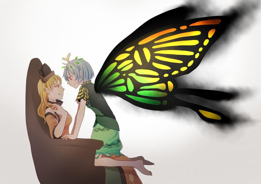 2girls antennae arm_support aura barefoot blonde_hair blue_hair butterfly_wings chair eternity_larva eye_contact from_side grimace hand_on_own_shoulder hat highres kneeling leaf leaf_on_head long_hair long_sleeves looking_at_another matara_okina multiple_girls o_tsu profile red_eyes short_hair short_sleeves simple_background smile straddling tabard touhou white_background wings