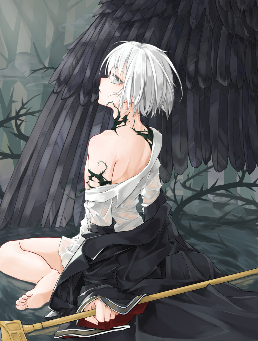 1boy absurdres alternate_form bare_shoulders barefoot black_wings cloak_removed ellias_ainsworth grey_eyes highres mahou_tsukai_no_yome male_focus monko_(liangliang) outdoors side_glance sitting solo staff thorns wariza wings