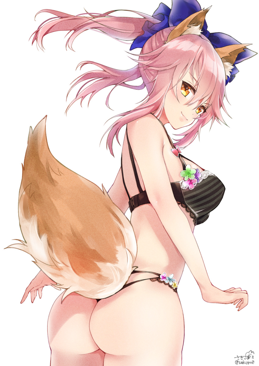 animal_ears ass bikini black_bikini bow breasts cleavage fate/grand_order fate_(series) flower fox_ears fox_tail from_behind hair_ribbon highres large_breasts looking_back pink_hair ribbon sakippo_(sakippo0) sideboob swimsuit tail tamamo_(fate)_(all) tamamo_no_mae_(swimsuit_lancer)_(fate) yellow_eyes