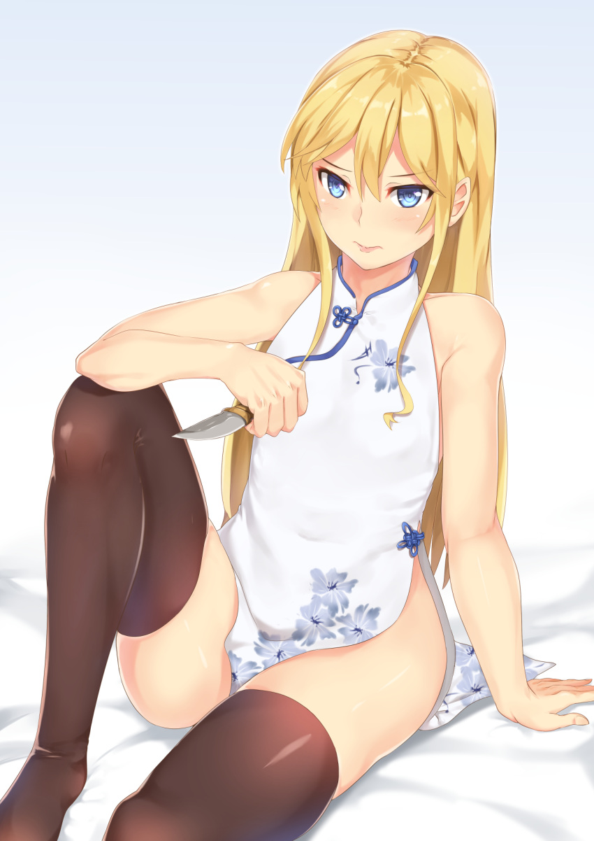 1boy blonde_hair blue_eyes brown_legwear china_dress chinese_clothes dress floral_print hakata_tonkotsu_ramens highres knee_up knife long_hair looking_at_viewer ryouya sitting trap xianming_lin